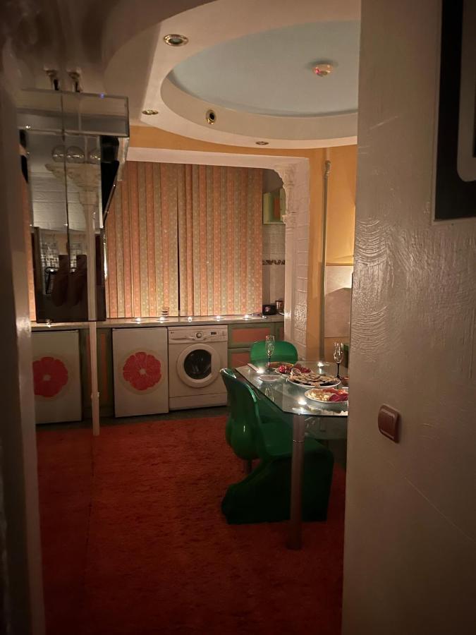 Apartament Afganskii Park Lägenhet Chişinau Exteriör bild