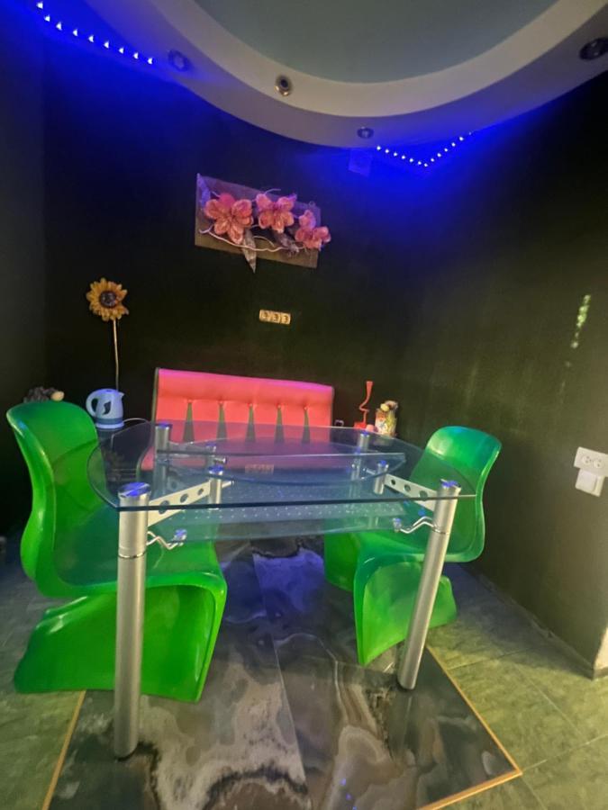 Apartament Afganskii Park Lägenhet Chişinau Exteriör bild