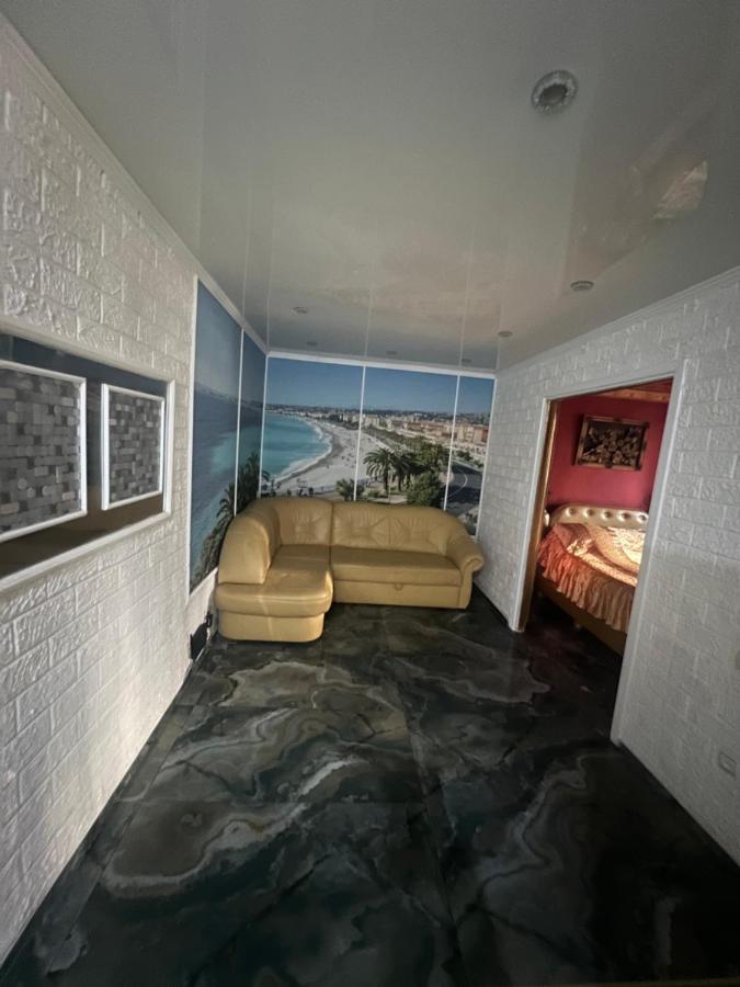Apartament Afganskii Park Lägenhet Chişinau Exteriör bild